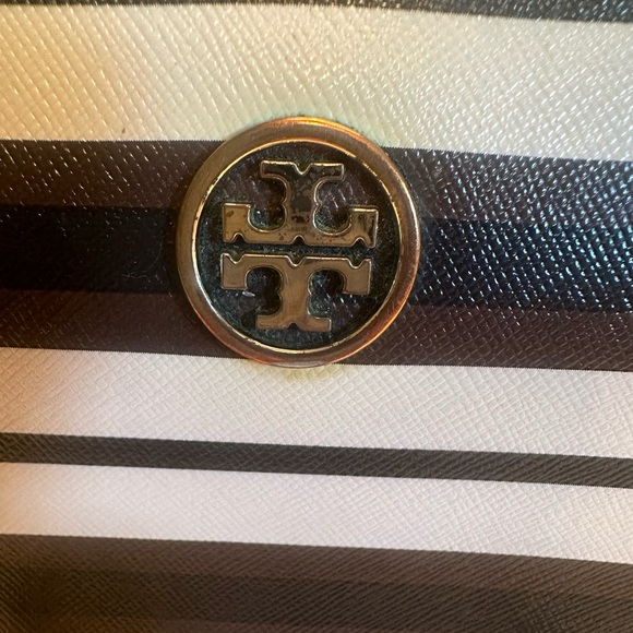 Tory Burch large zip around wallet. - Picture 2 of 12